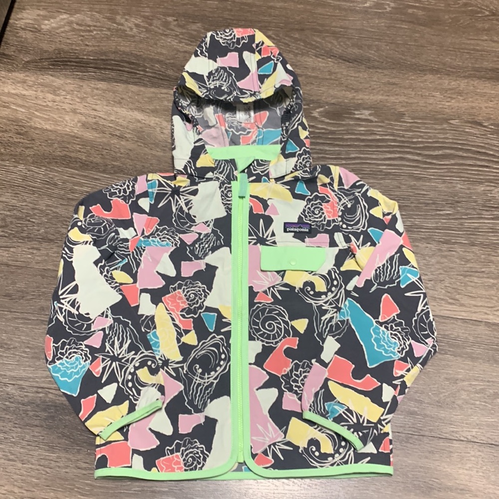 NWT Patagonia UPF +40 light jacket